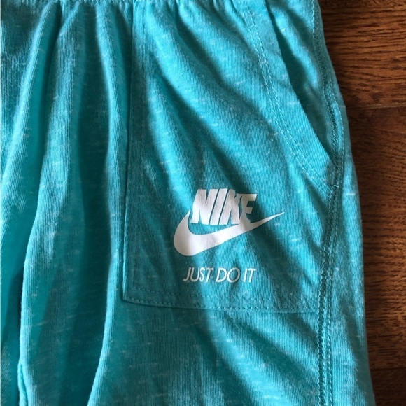 Nike teal lightweight jogger sweatpants in size M (5/6 years) - Picture 2 of 4